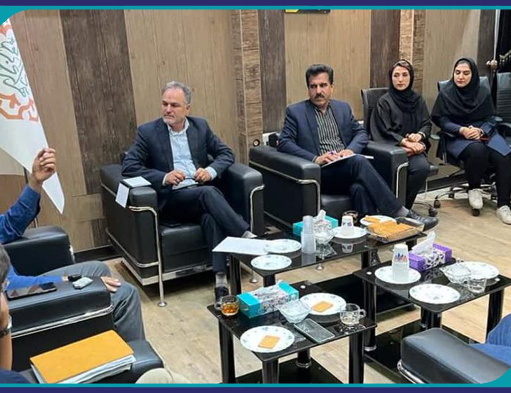ابرکوه2